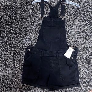 NEW WITH TAGS hollister black overalls